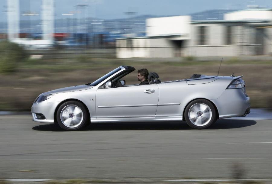  Saab 9-3 Convertible 2007 года  (фото 18 из 26)